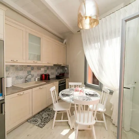 Jacuzzi In The Heart Of Oldtown