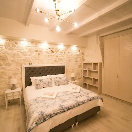 Jacuzzi In The Heart Of Oldtown