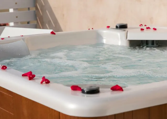 Jacuzzi In The Heart Of Oldtown