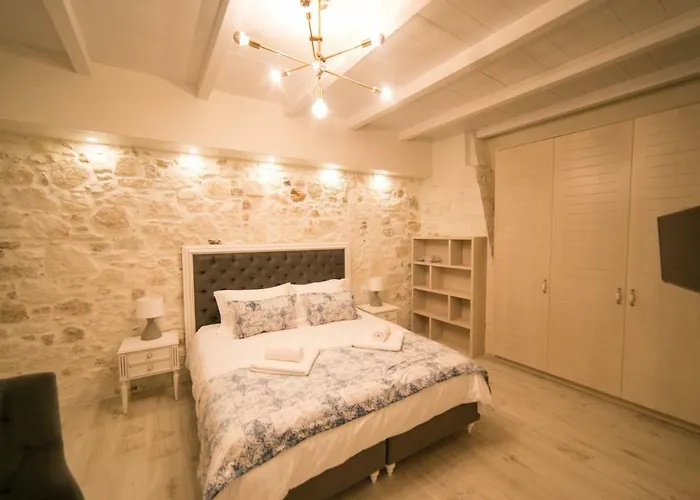 Jacuzzi In The Heart Of Oldtown