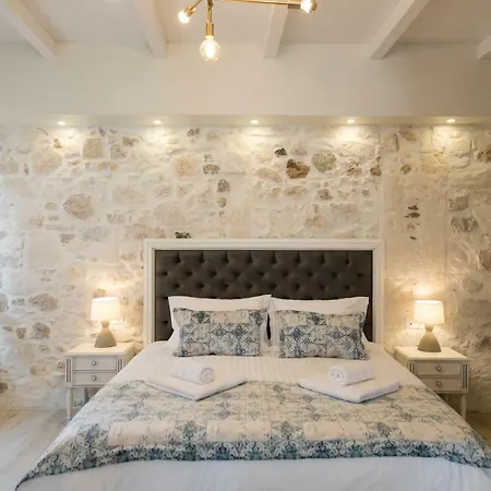 Apartment Jacuzzi In The Heart Of Oldtown Rethymno (Crete)