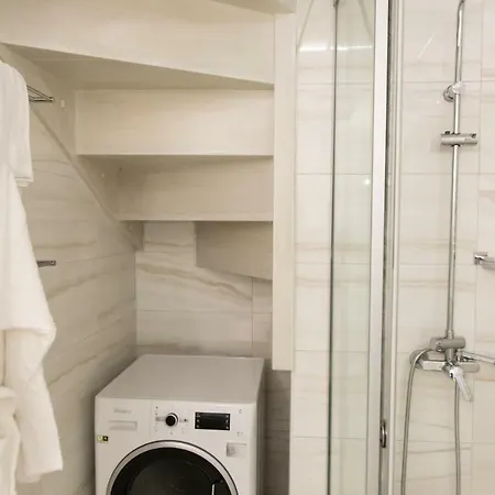 Jacuzzi In The Heart Of Oldtown Apartment *