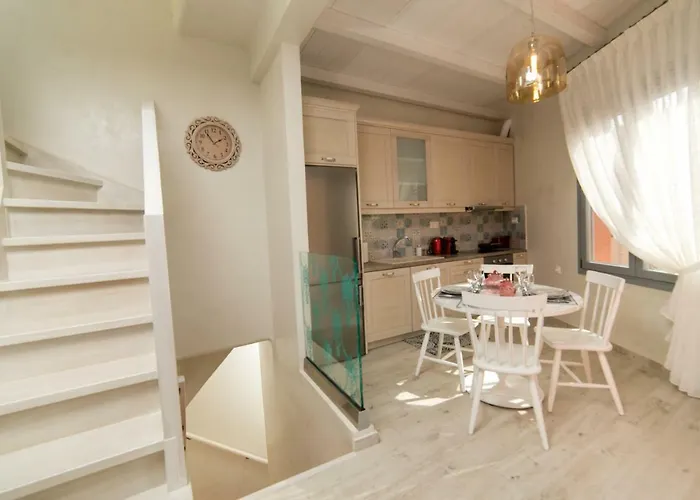 Jacuzzi In The Heart Of Oldtown