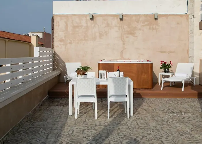 Jacuzzi In The Heart Of Oldtown *