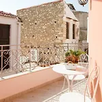 Jacuzzi In The Heart Of Oldtown Rethimno