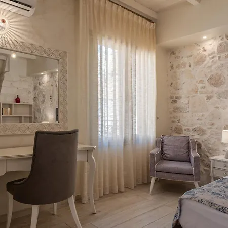 Апартаменти Jacuzzi In The Heart Of Oldtown Ретимно (Крит)