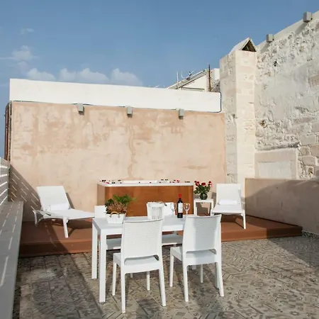 Jacuzzi In The Heart Of Oldtown * Ретимно