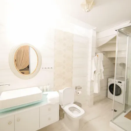 Jacuzzi In The Heart Of Oldtown