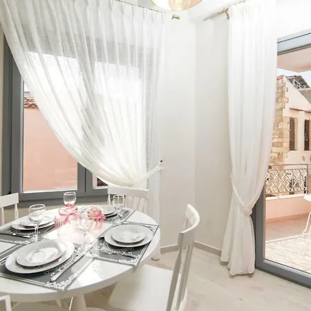Апартаменты Jacuzzi In The Heart Of Oldtown *